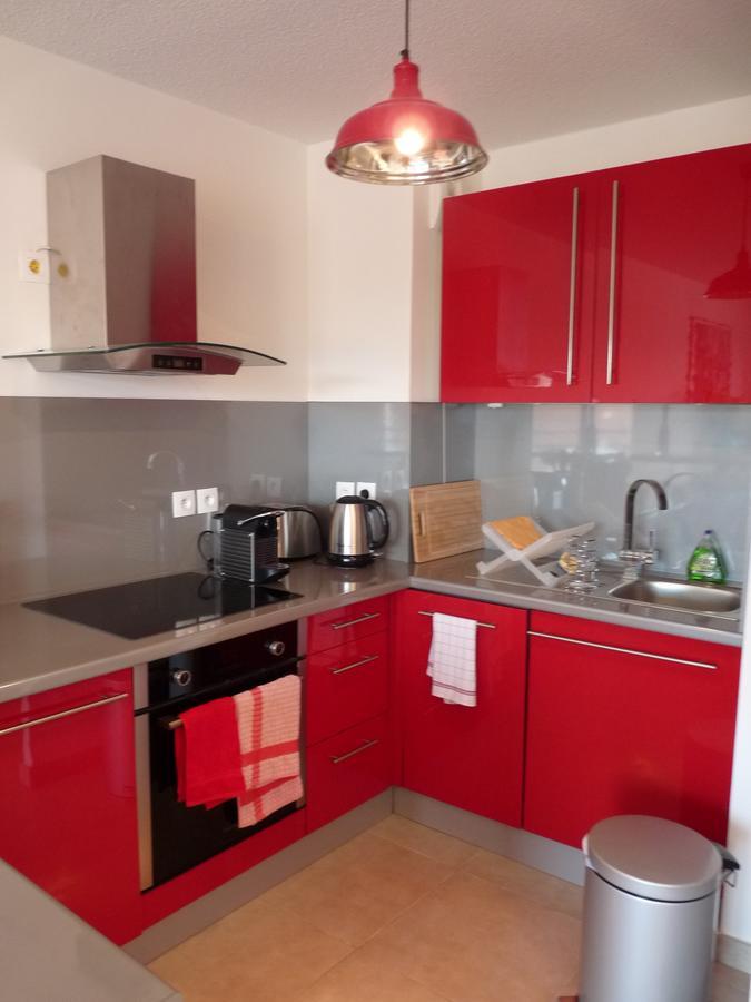 One Bedroom In Very Close To The Palais With A Private Balcony And Aircon 961 Appartement Cannes