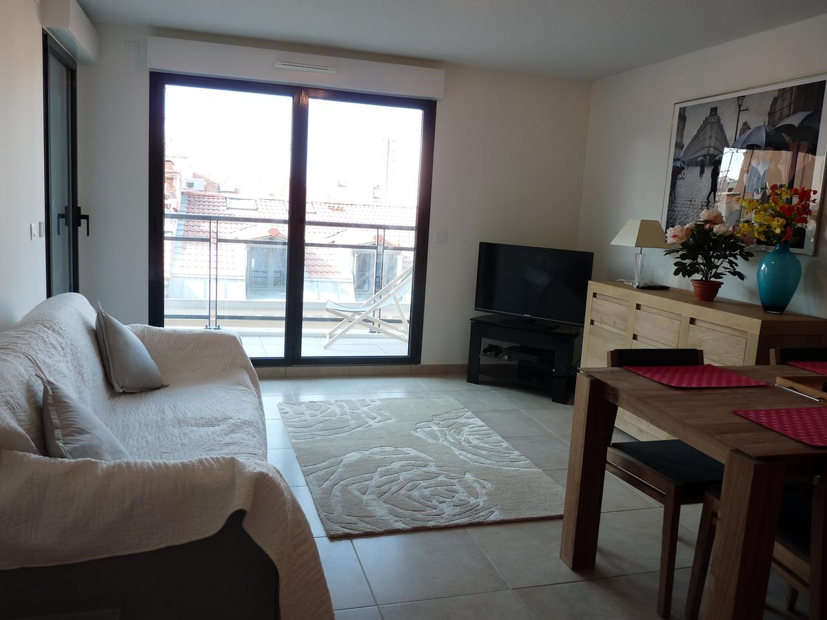 Appartement One Bedroom In Very Close To The Palais With A Private Balcony And Aircon 961 Cannes